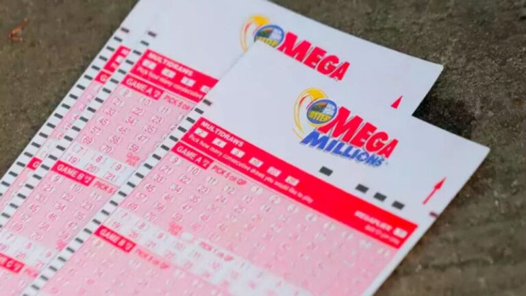 Christmas Eve Mega Millions: Jackpot Soars To Record $1 Billion In Year Of Rare Wins