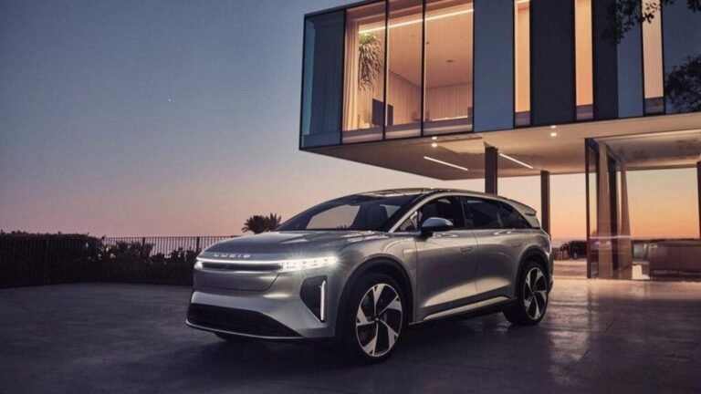 Lucid Starts Deliveries Of Tesla Model X Competitor Gravity SUV