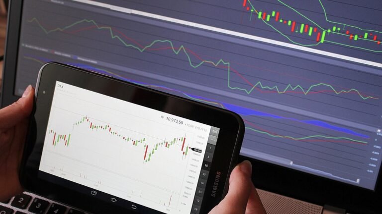Decoding General Motors’s Options Activity: What’s the Big Picture?