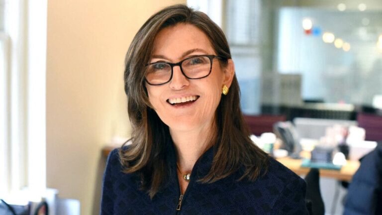 Cathie Wood Doubles Down: Mops Up Another $1.39 Million Worth Of Robinhood Stock Amid Trump Tariff Dip