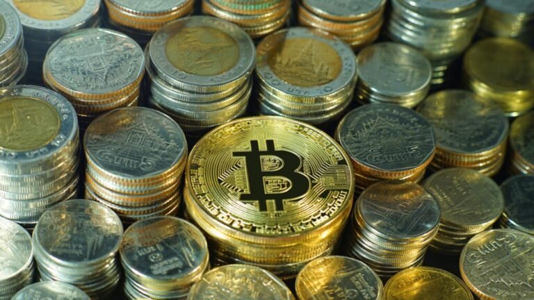 Bitcoin, Ethereum, Dogecoin Inch Higher As Investors Hope ‘Trump-Brokered’ Iran-Israel Ceasefire Holds:  Analyst Says BTC Needs A Daily Close Over $108,403 For Upside To Continue