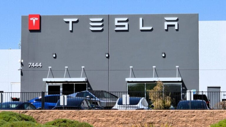 Tesla, Quantum-Si And Other Big Stocks Moving Lower In Monday’s Pre-Market Session